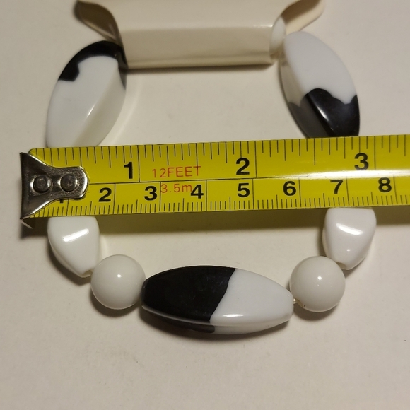 New Black & White Plastic Bead Elastic Stretch Bracelet Fashion Jewelry - Picture 4 of 5
